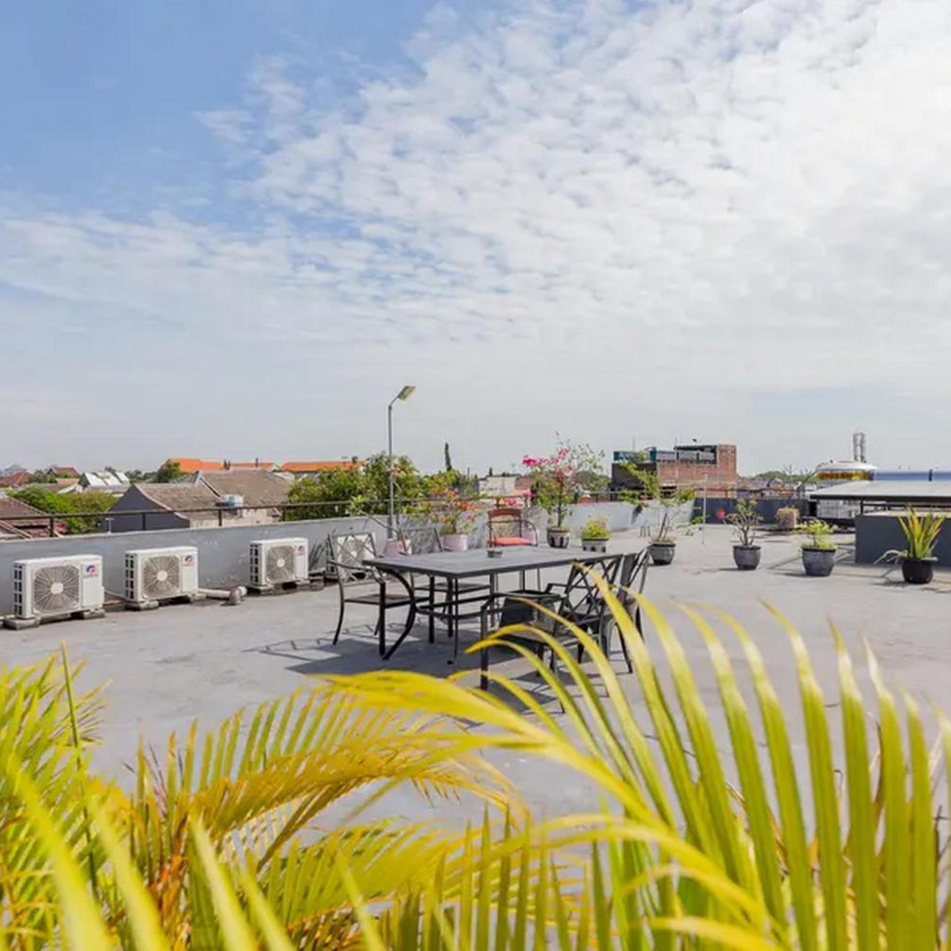 Sans Hotel Box Mansion Surabaya 58/65