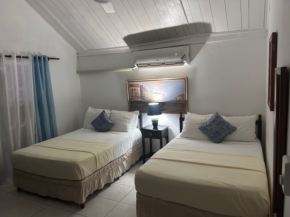 Firefly Beach Cottages and Suites 21/78