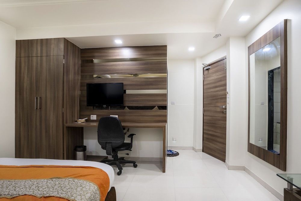 Hotel Ashish 24/39
