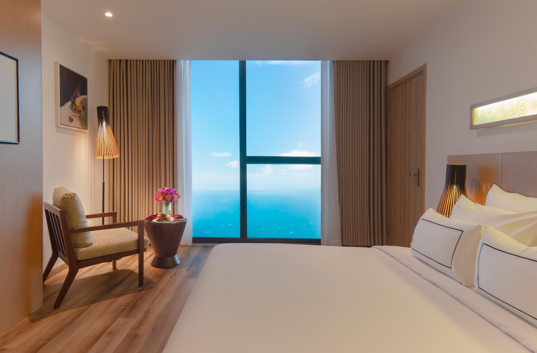 Room, King Bed, Beach Front