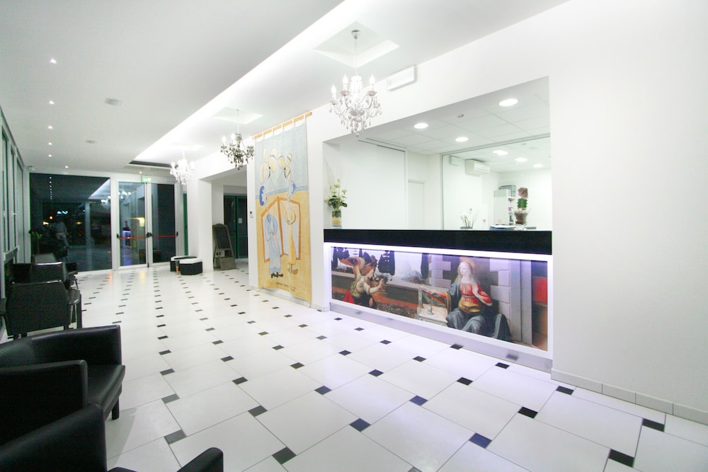 Hotel Leonardo &amp; Residenza Marconi 4/50