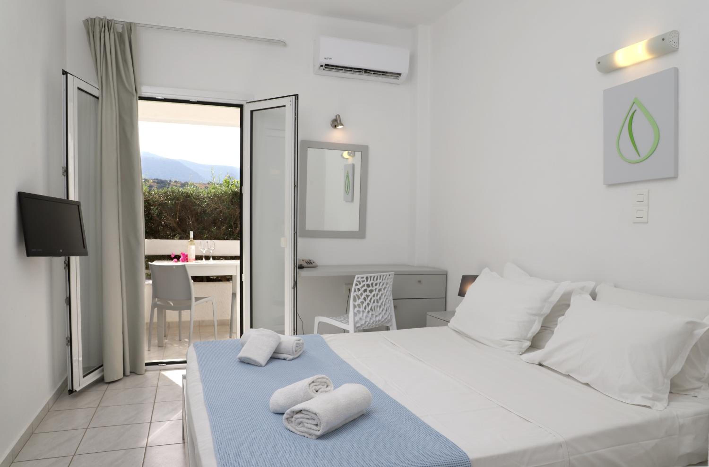 Classic, Double Bed, Mountain View