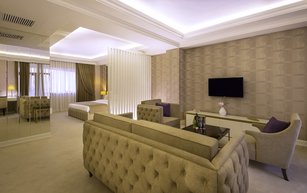 Paris Hotel Yerevan 21/42