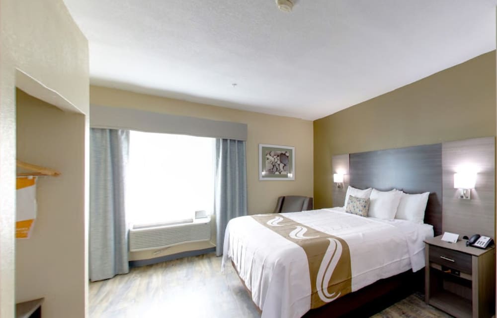 Room, Queen Bed, Accessible