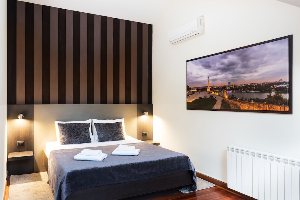 Feel Belgrade Aparthotel 20/70