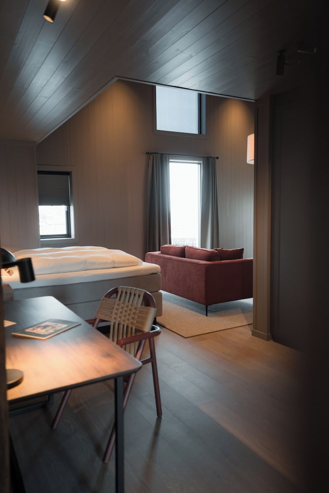 Henningsvaer Bryggehotell by Classic Norway Hotels 41/50