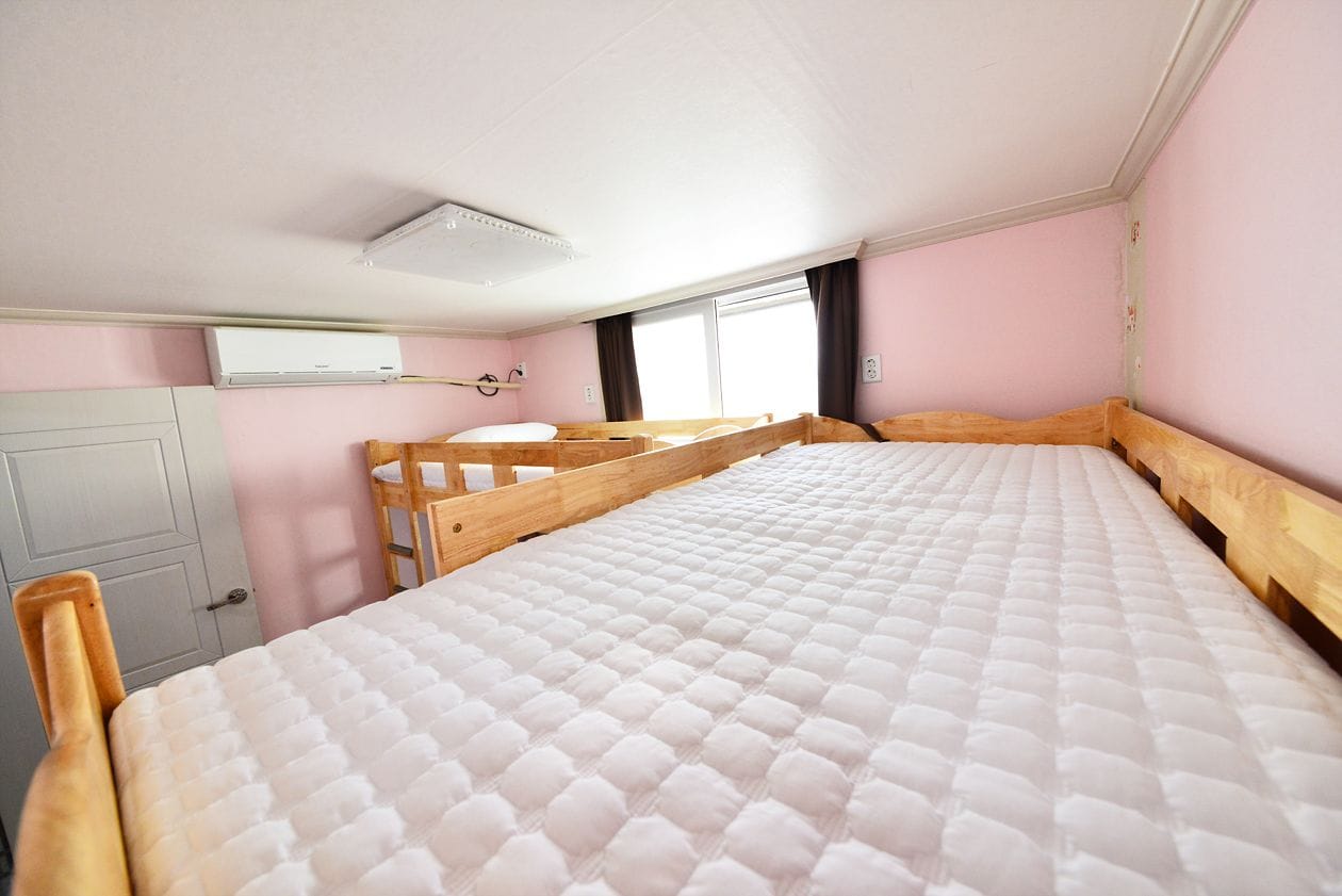 FEMALE DORM, FEMALE ONLY