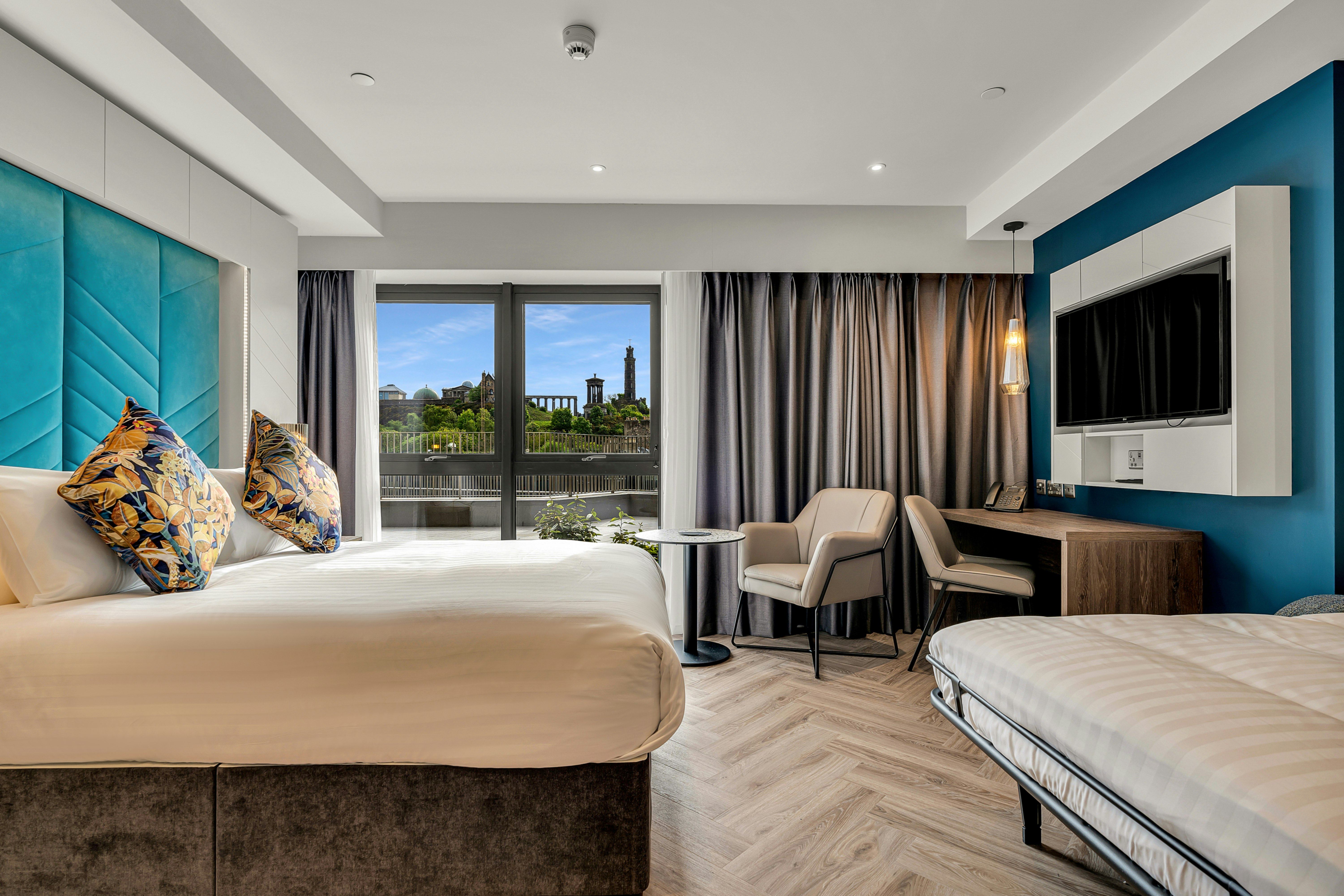 Roomzzz Edinburgh 27/58
