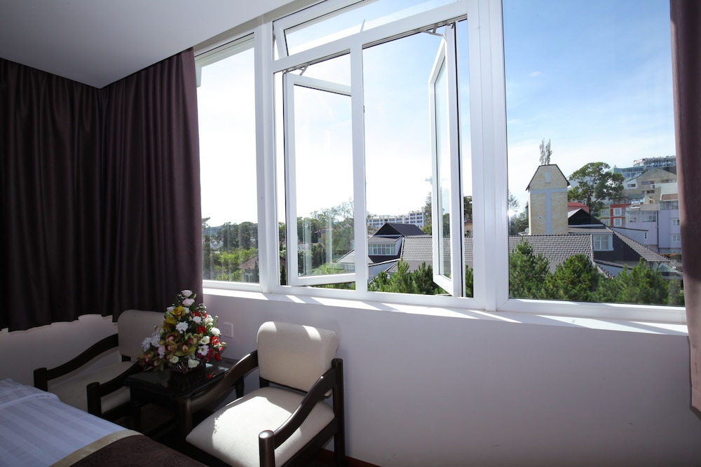 Kings Hotel Dalat 27/34