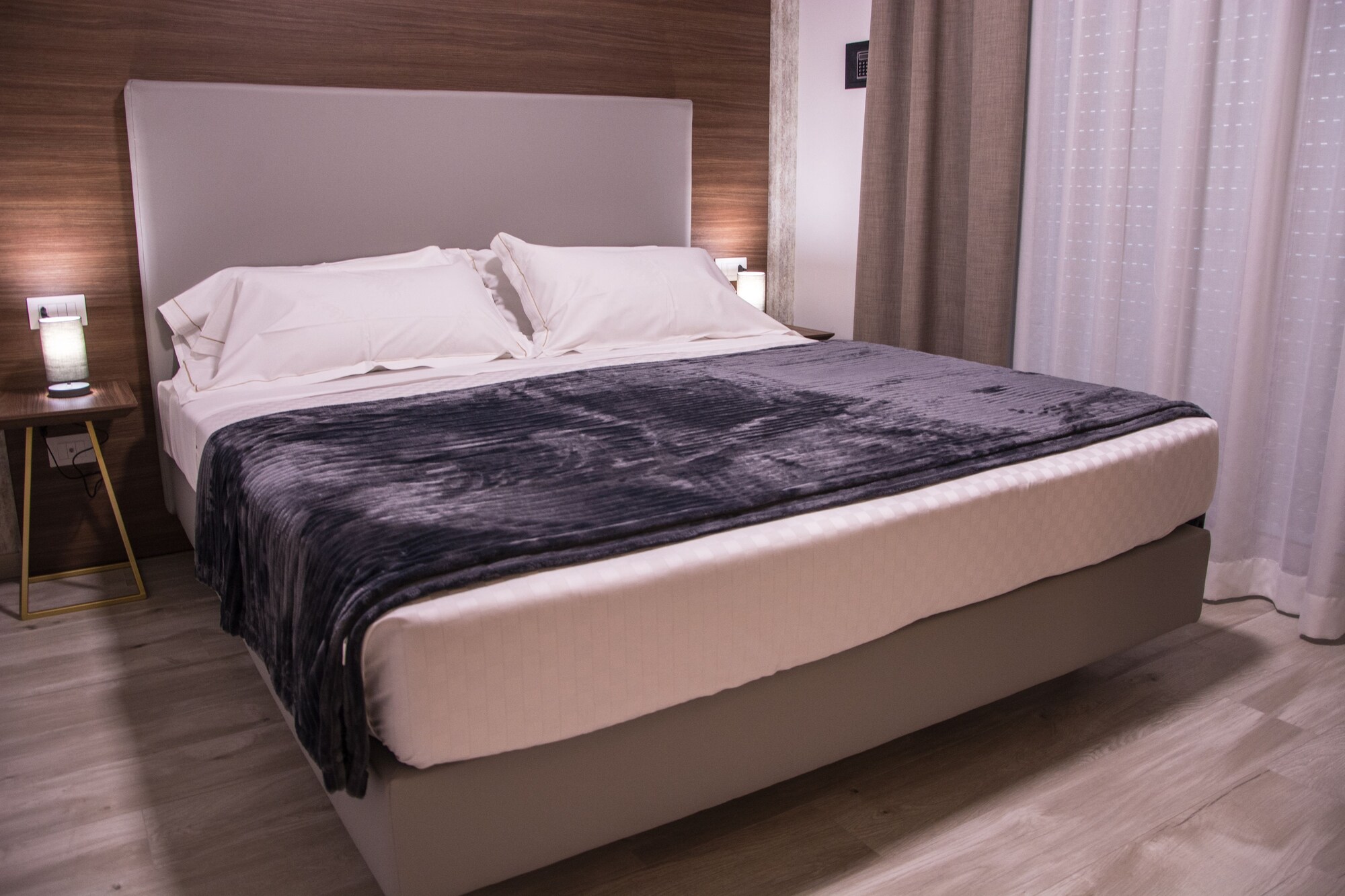 Superior, King Bed
