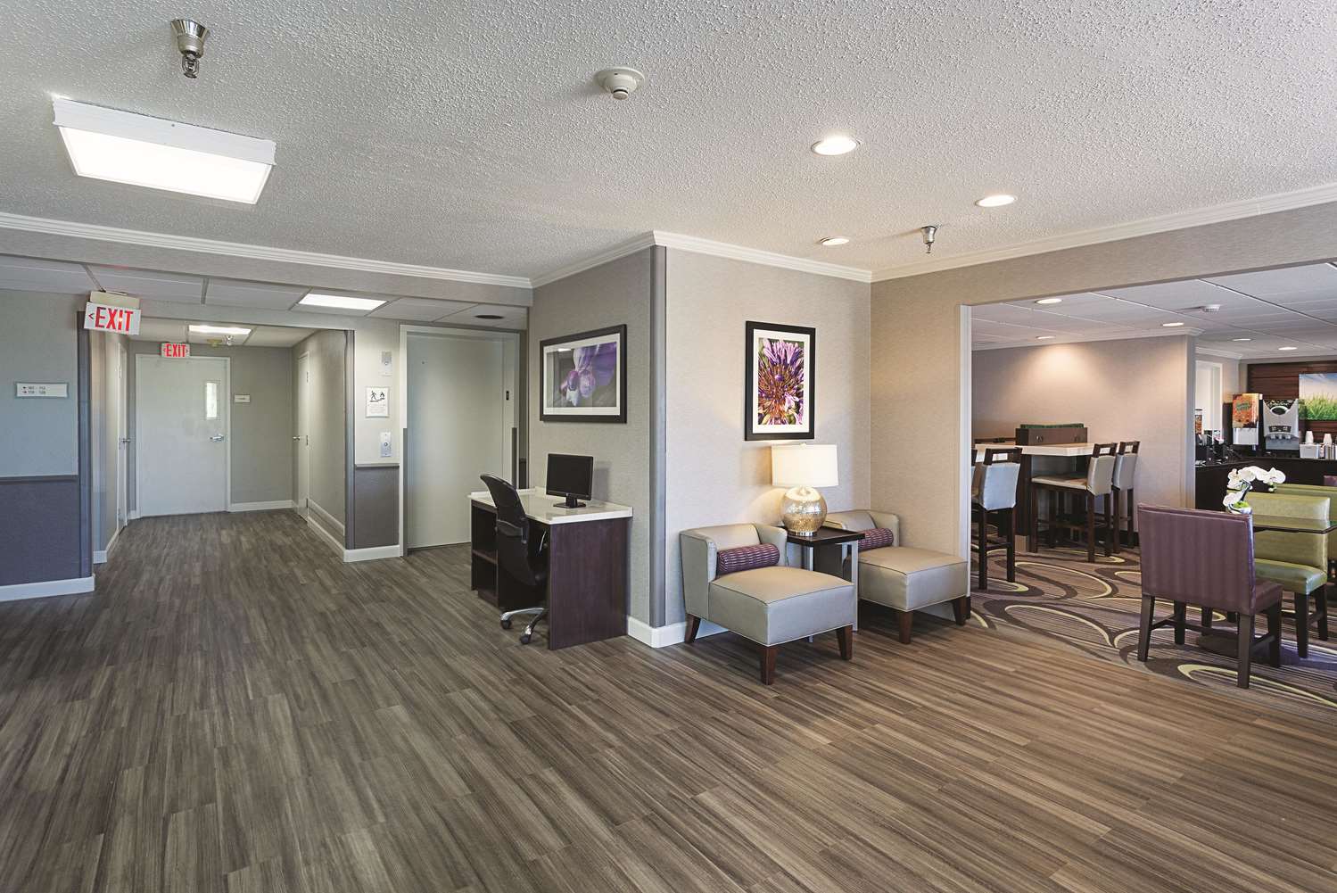 La Quinta Inn & Suites by Wyndham Baton Rouge Siegen Lane 40/55