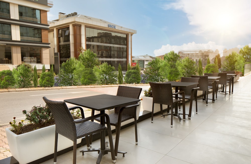 Nish Palace Exclusive Suites 44/48