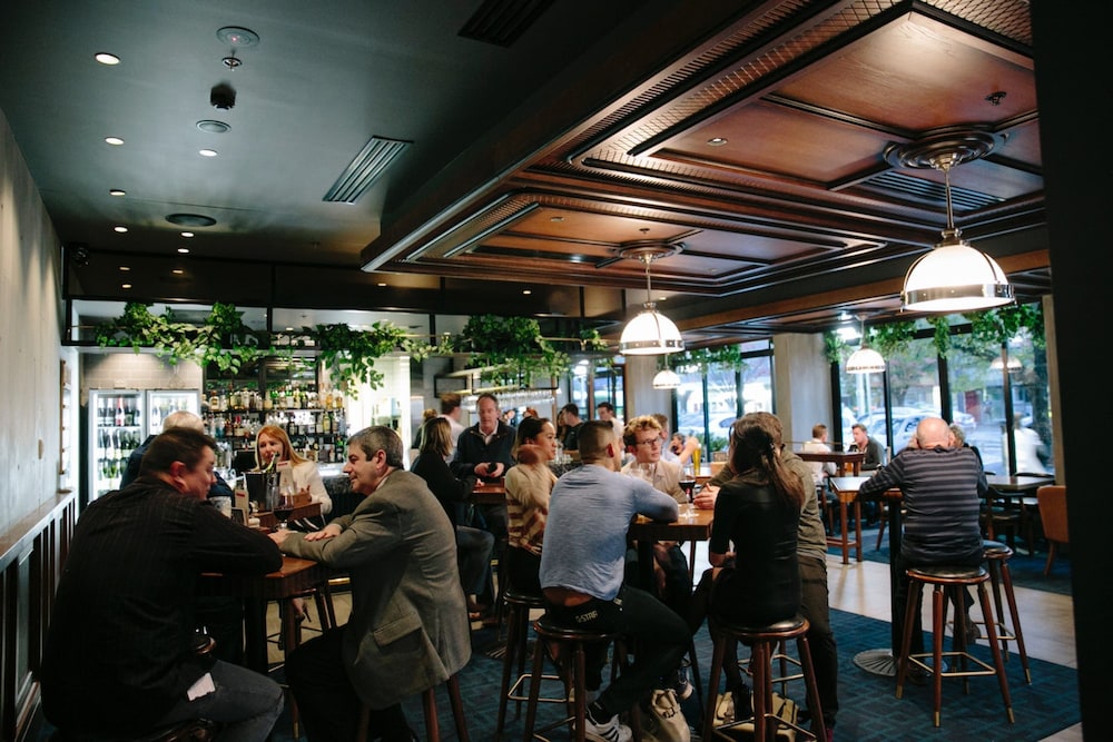 AVENUE HOTEL CANBERRA 47/59