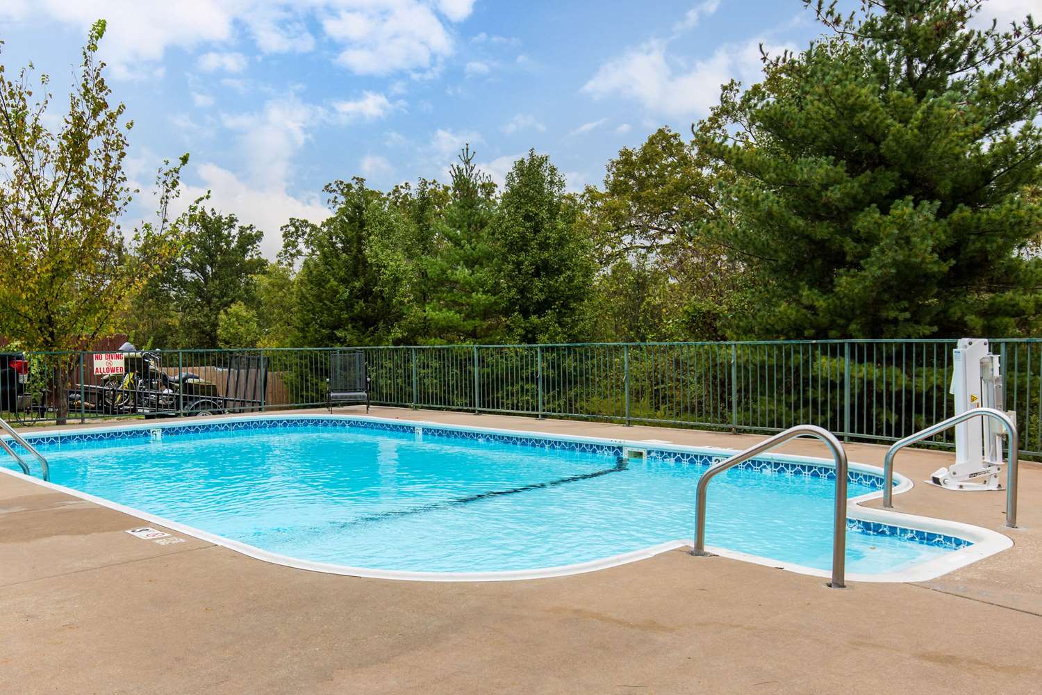 Baymont by Wyndham Branson Thousand Hills 24/42