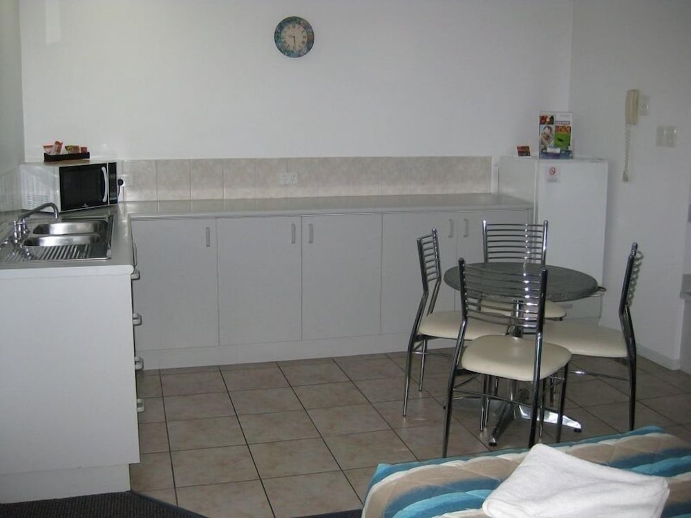 Aspley Carsel Motor Inn 40/60