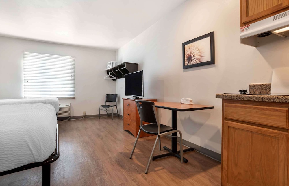Extended Stay America - Select Suites Pensacola - Northeast 31/36