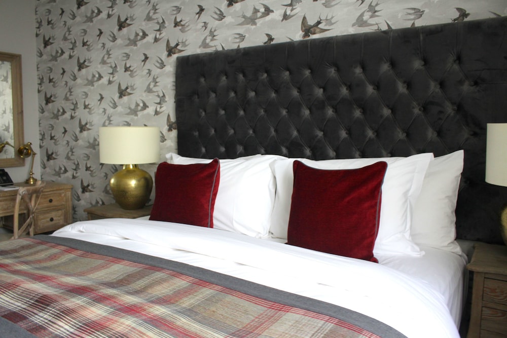 The Hayden Pub and Rooms 13/25