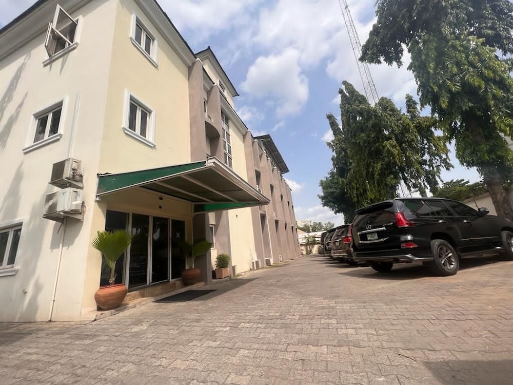 Check Inn Hotel Abuja 32/35