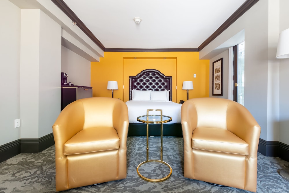 Hotel Clarendon 45/65