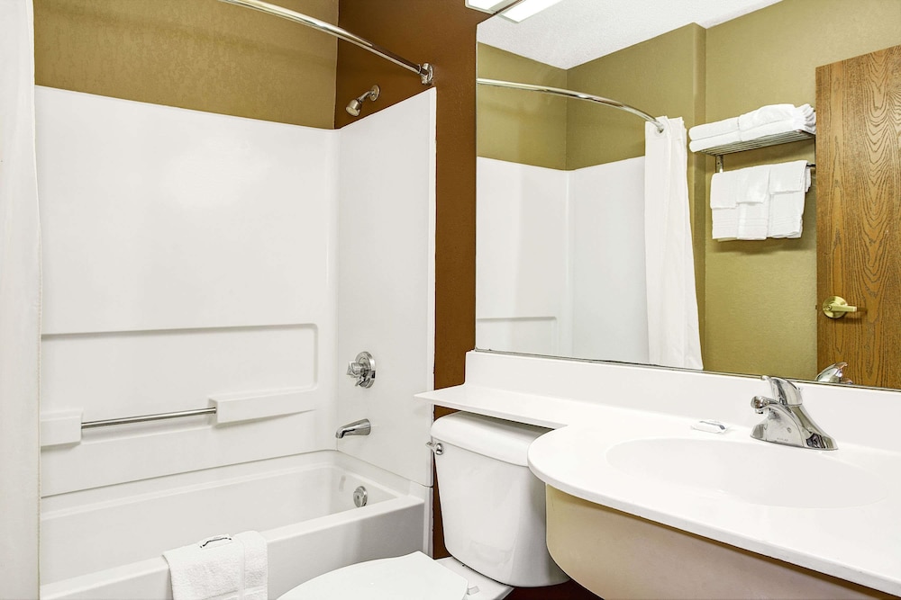 Microtel Inn & Suites by Wyndham Mason/Kings Island 14/26
