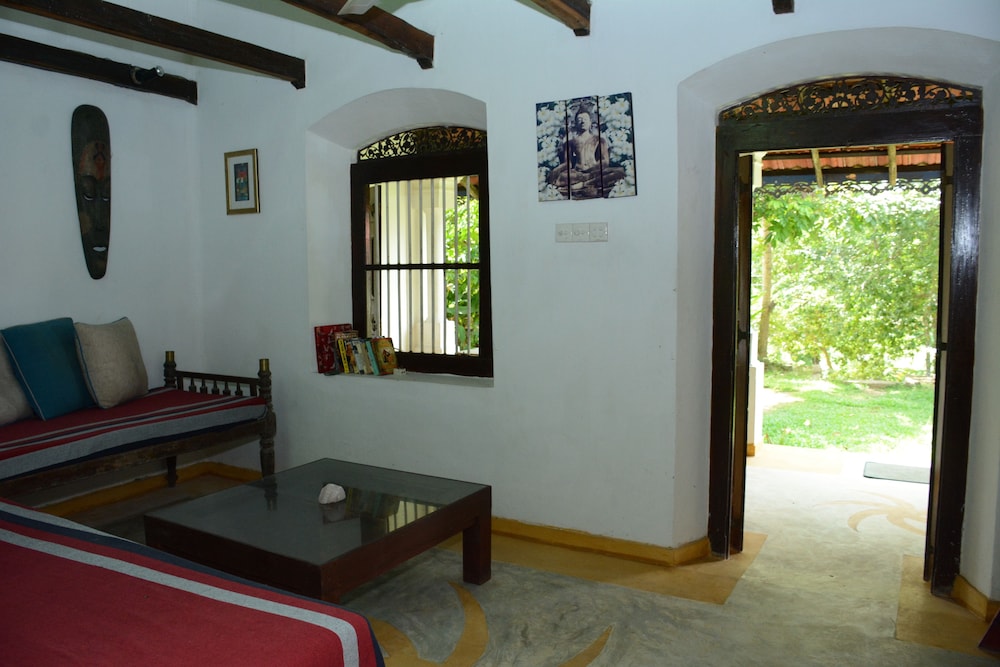 The Jungle House 24/50