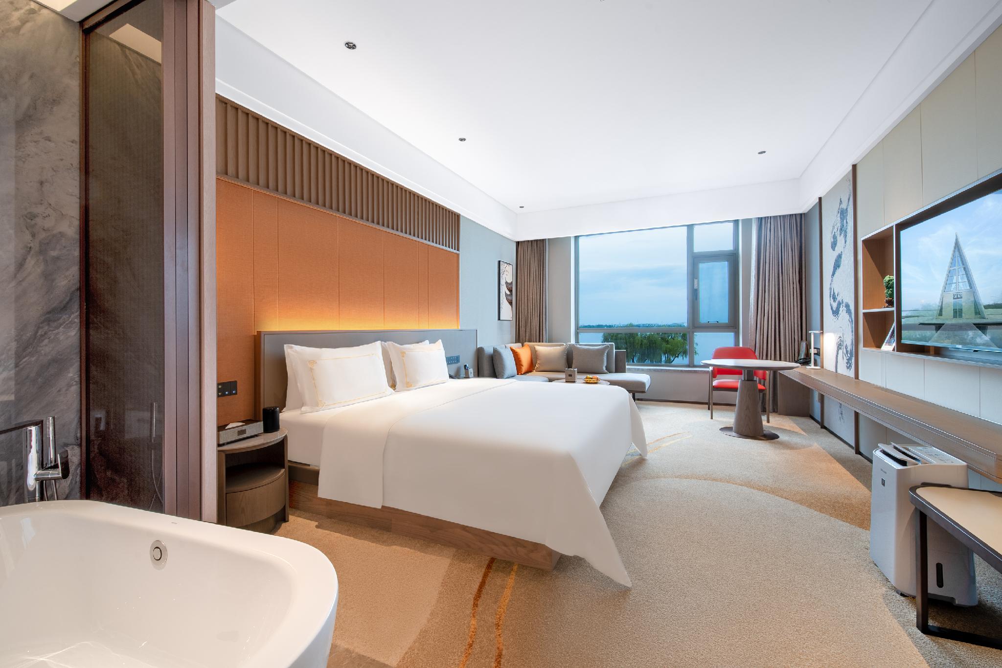 Lake, Deluxe, King Bed
