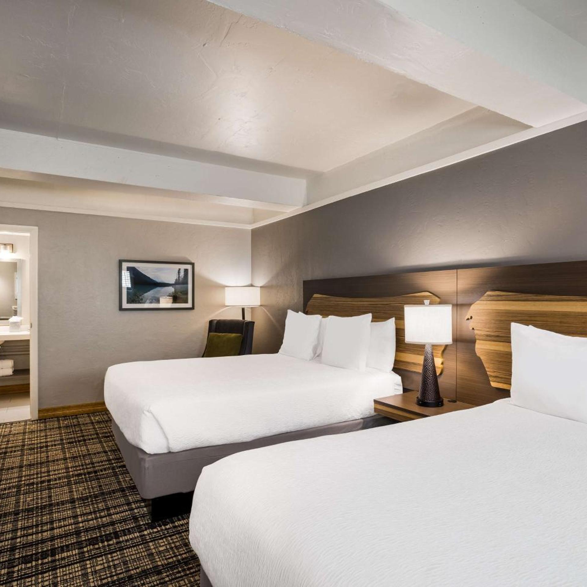 Suite, 4 Queen Beds, Queen Bed, Sofa
