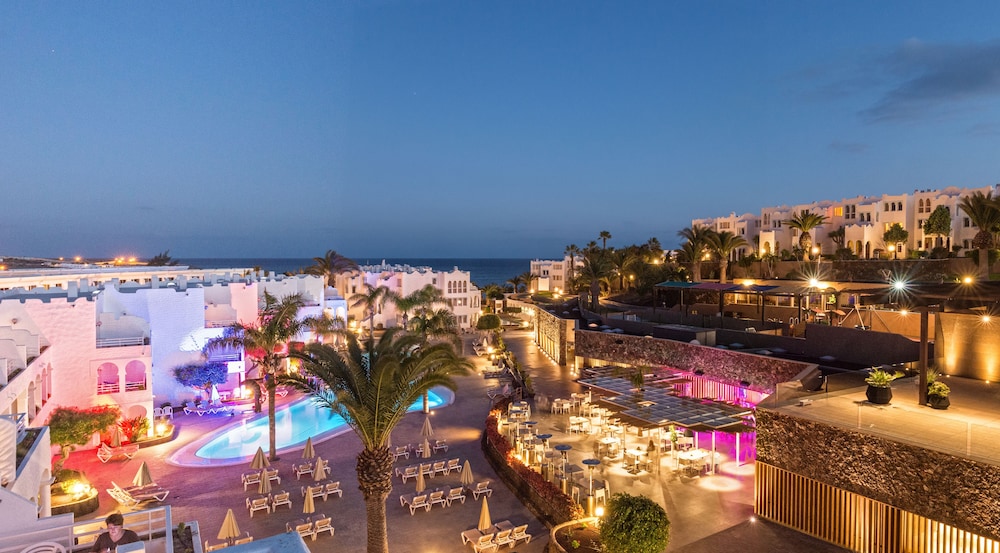 Sotavento Beach Club 38/39
