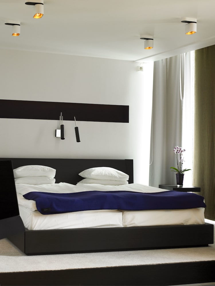 Hyatt Place Gothenburg Central 12/68