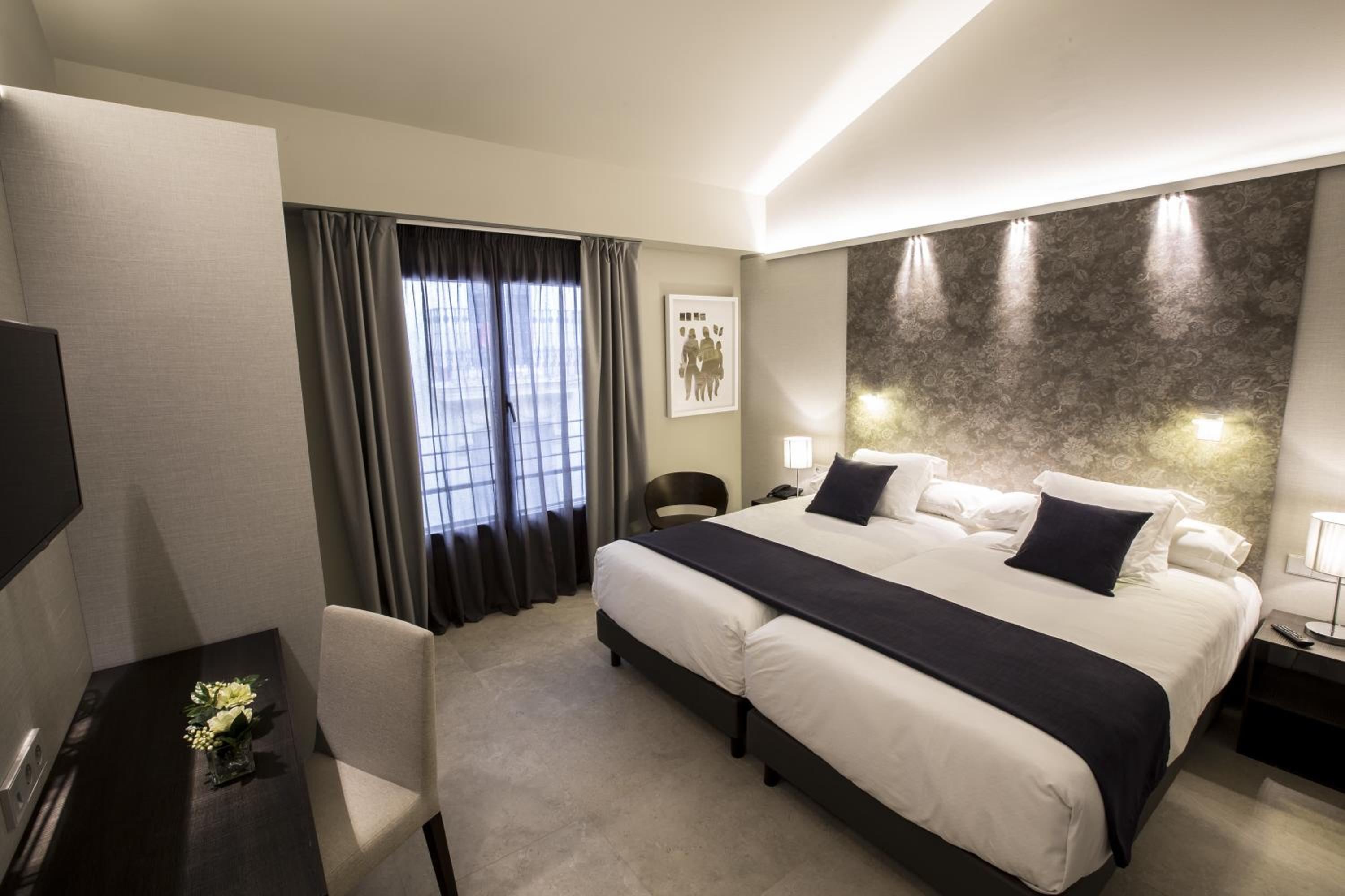Room, Double or Twin Bed, with Extra Bed