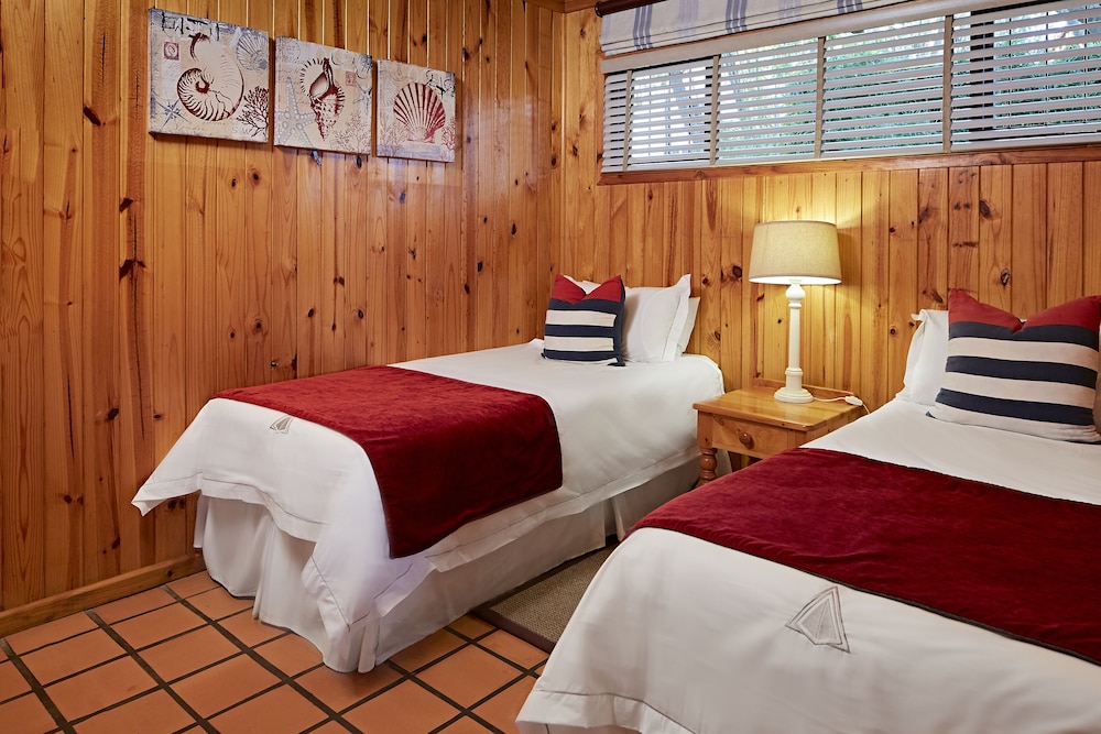 KNYSNA RIVER CLUB - KNYSNA 13/76
