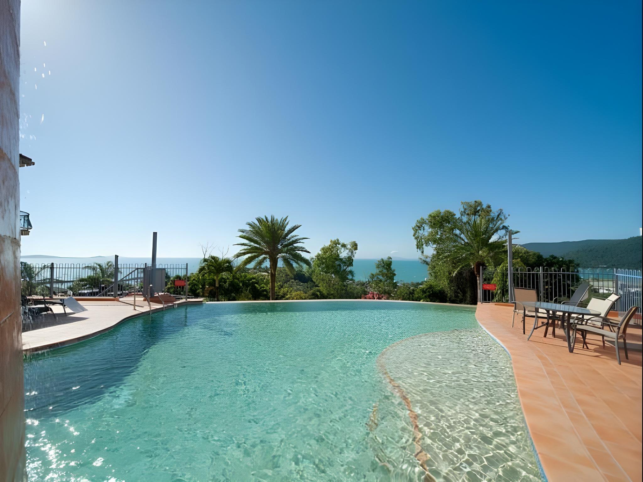3 Bedrooms, Apartment, Twin Beds, King and Queen Bed, Ocean View, 2 Bathrooms