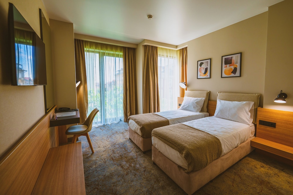 B1 Downtown Hotel 30/54