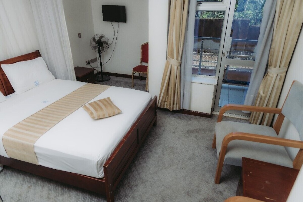 Sheron Hotel 8/51