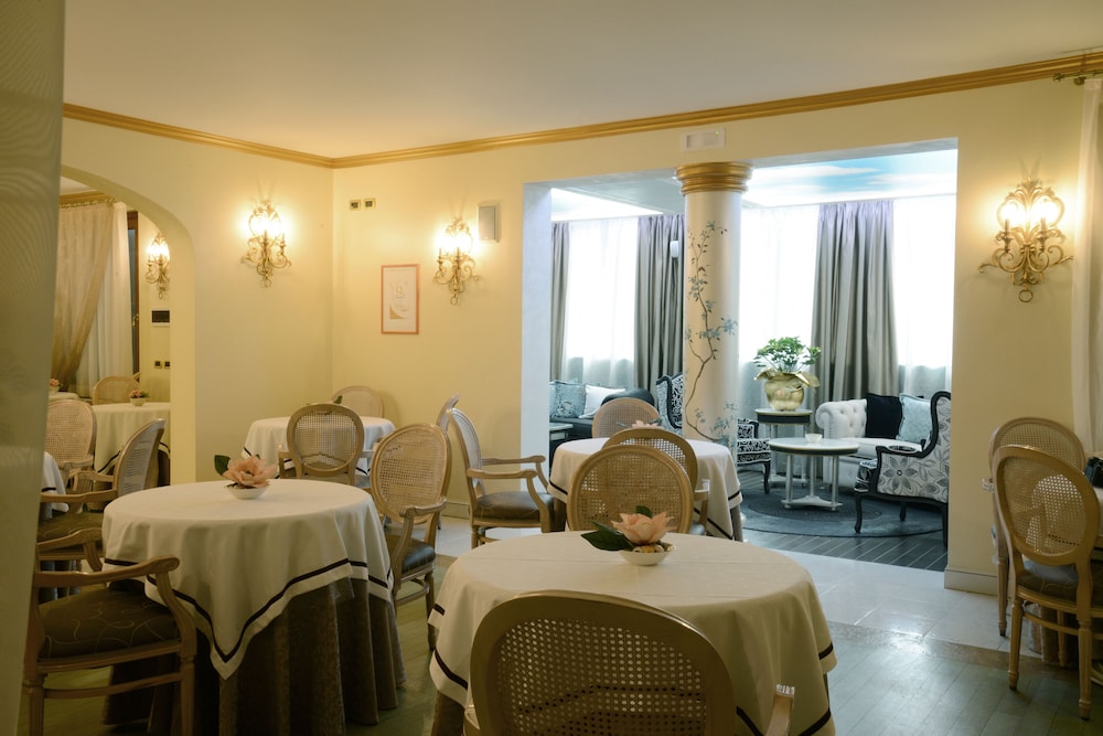 Vip's Motel Luxury Accommodation & Spa 33/72