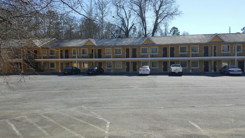Woodbridge Inn By OYO Rome in ROME - GA