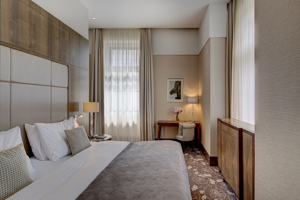 JUNIOR SUITE, WITH EXTRA BED