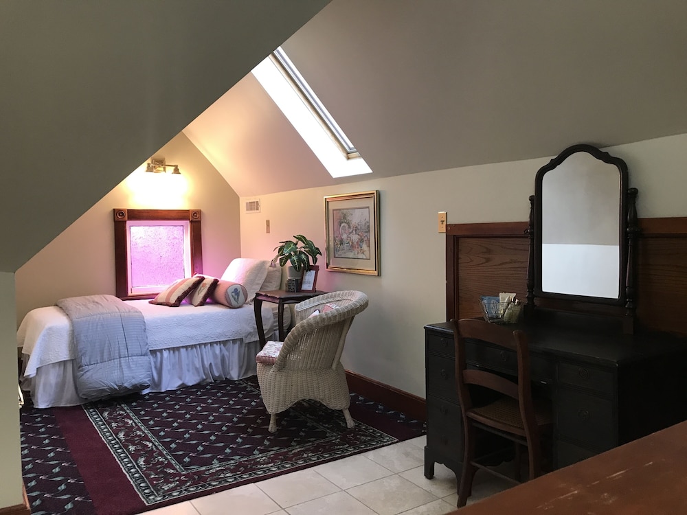 Nauvoo Grand Bed and Breakfast 34/51