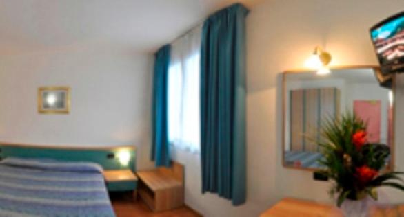 Hotel Vela 27/43