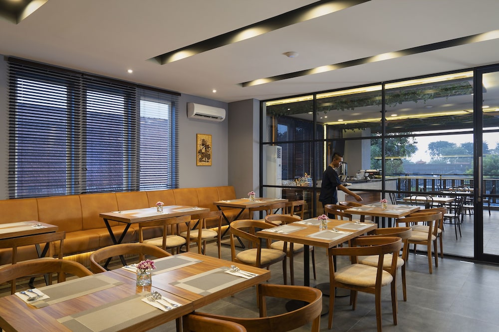 Batiqa Hotel Darmo 55/68