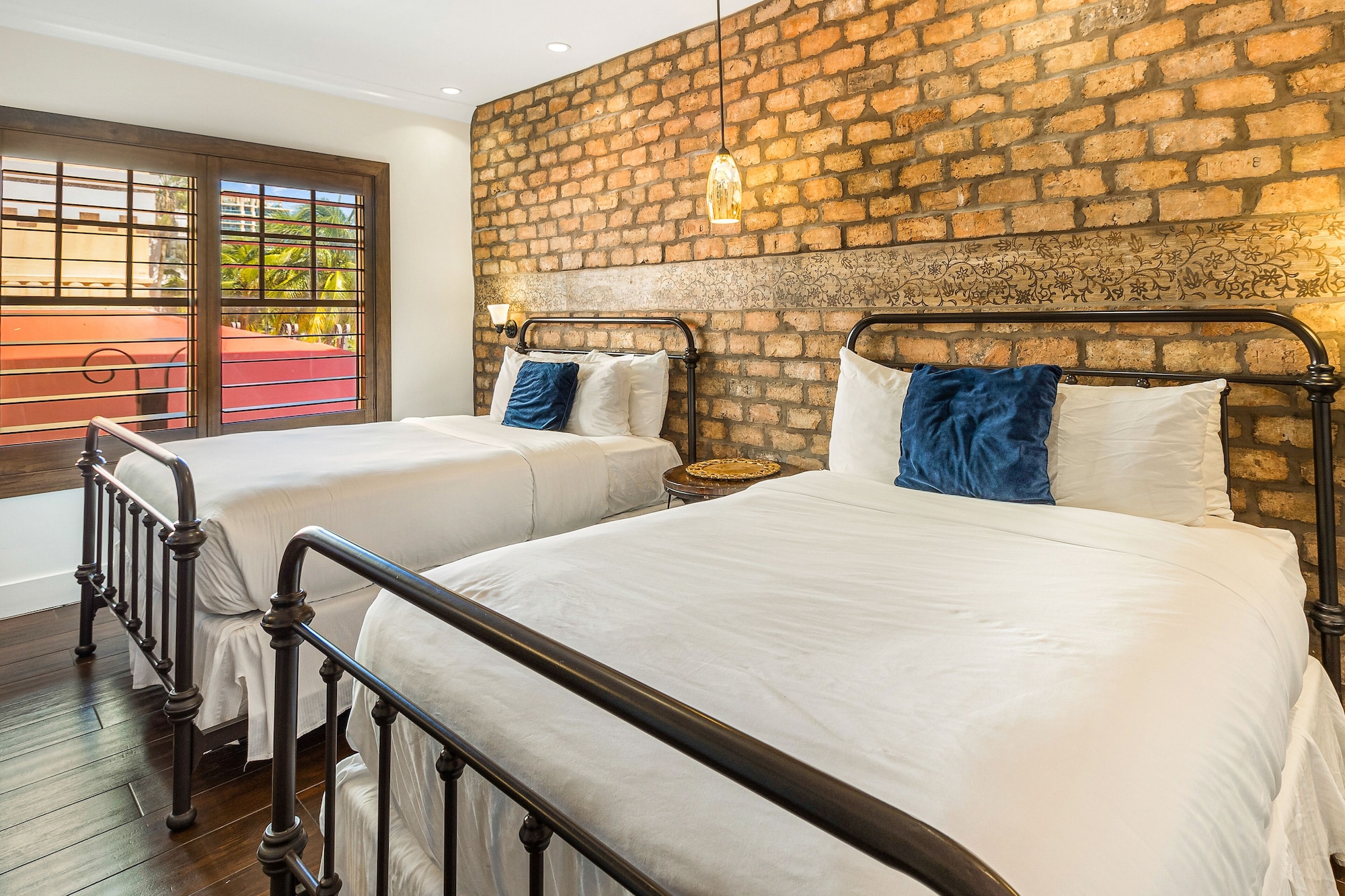 Deluxe, 2 Double Beds