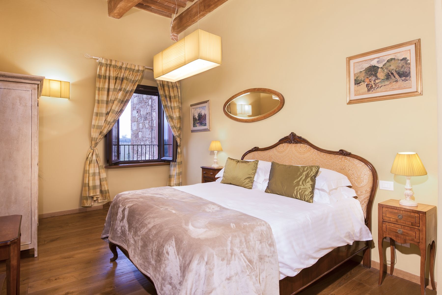 1 Bedroom, Superior, King Bed, Hill View