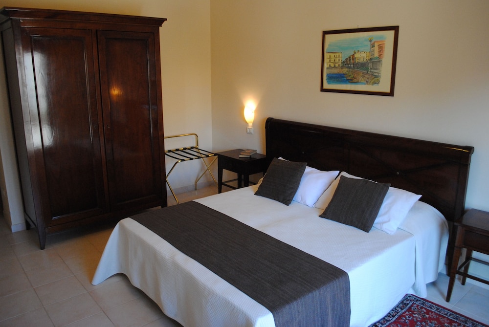 SUPERIOR, DOUBLE OR TWIN BED, GARDEN VIEW, ACCESSIBLE
