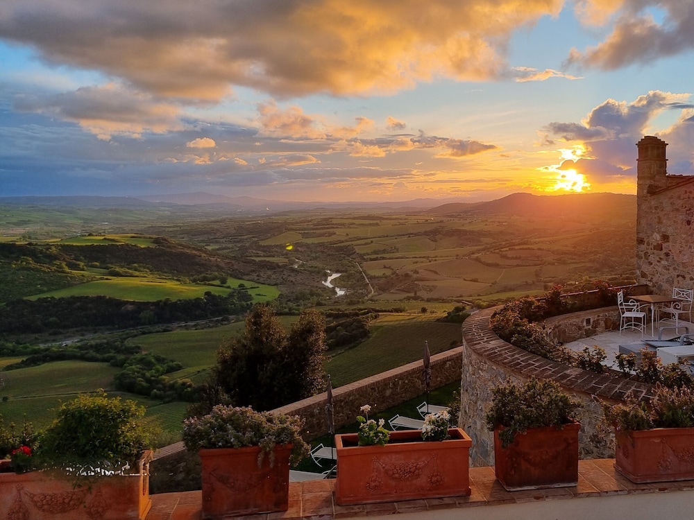 Castello di Velona Resort SPA & Winery 98/104