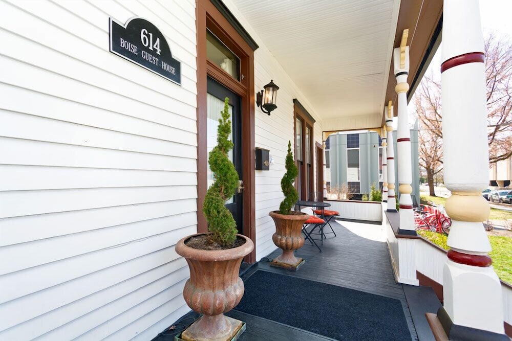 Boise Guest House 7/51