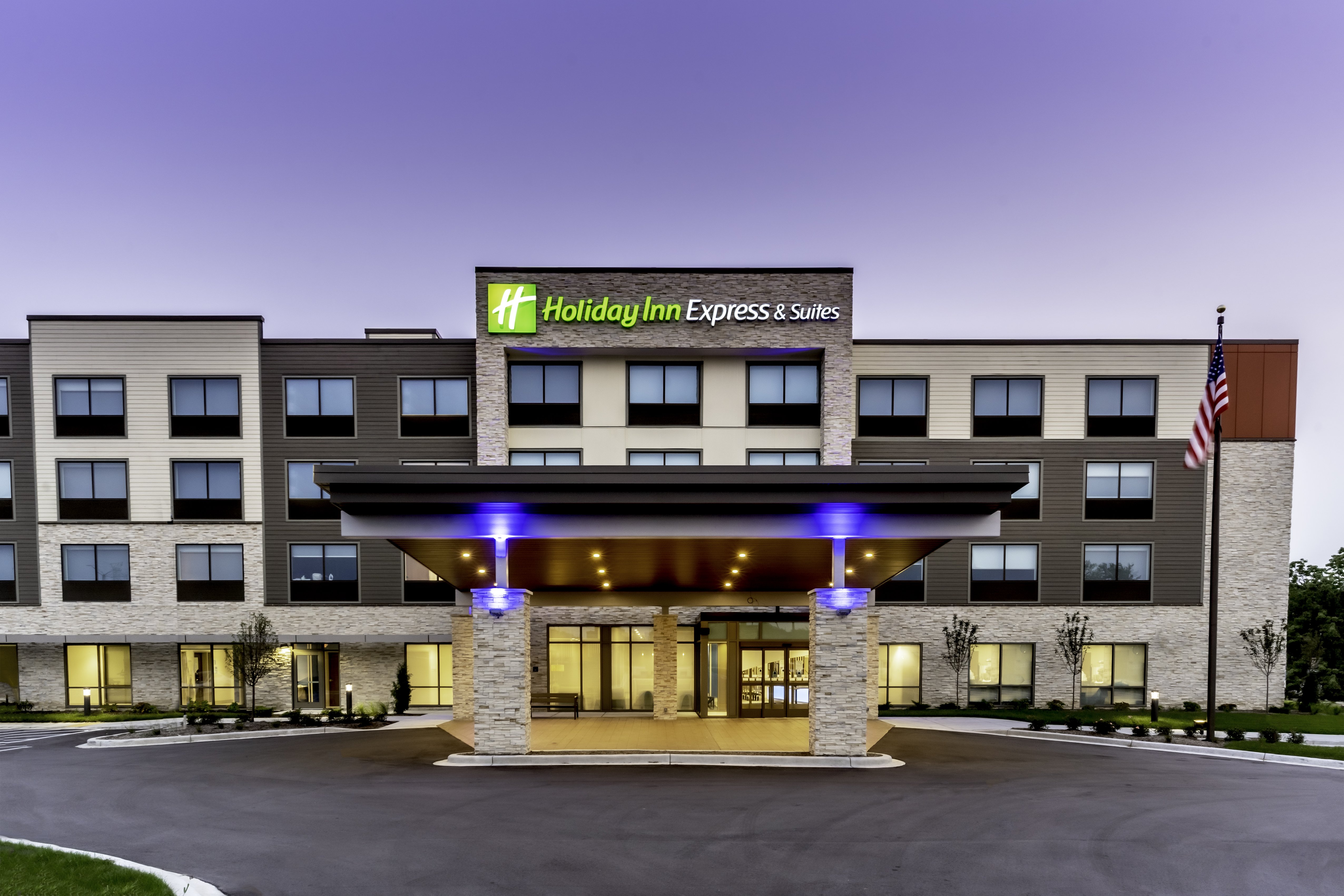 Holiday Inn Express & Suites Milwaukee - West Allis 2/61