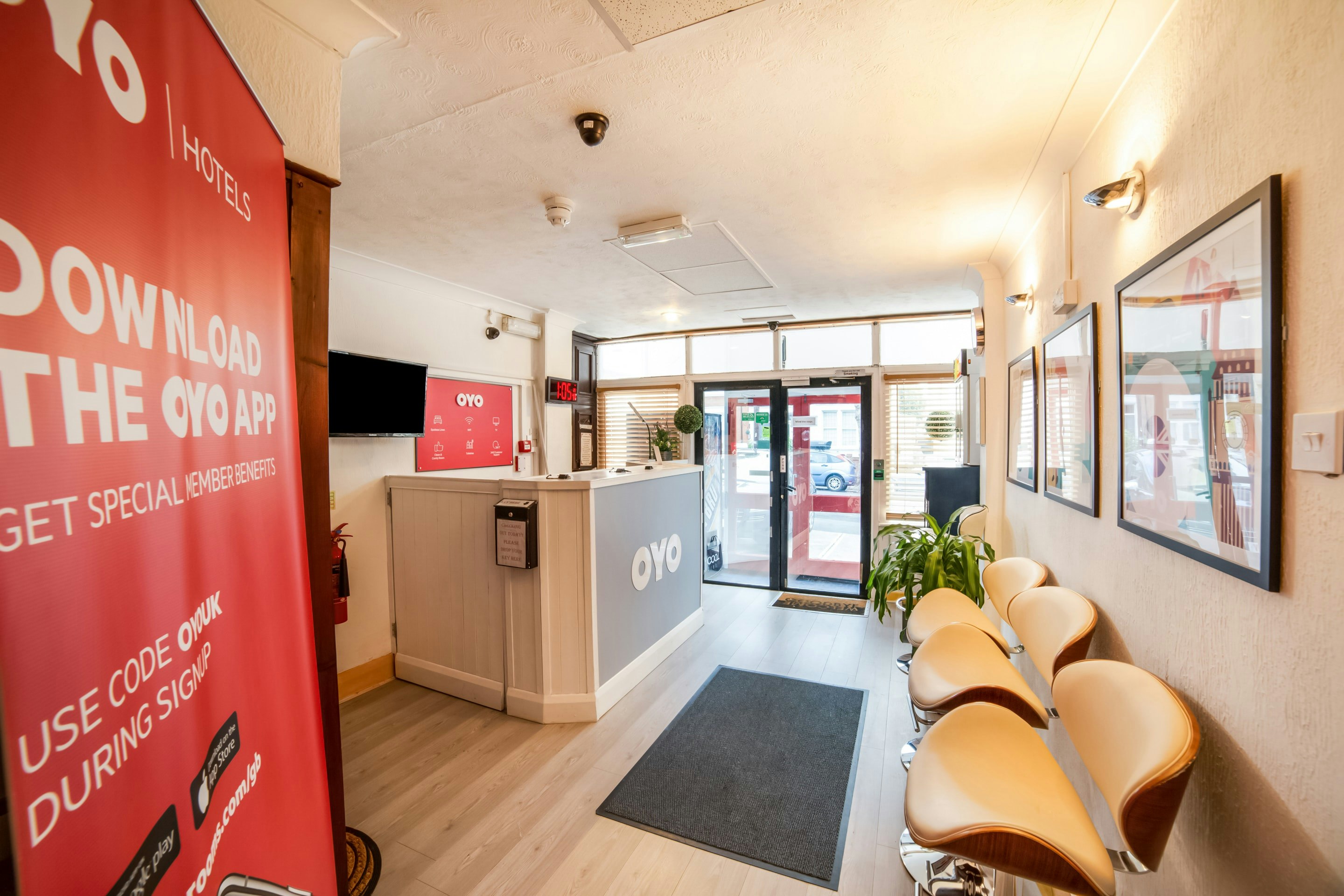 Devine Beach Hotel, Westcliff Southend-On-Sea 8/50