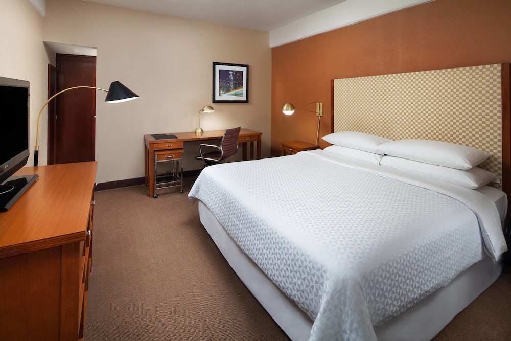 Four Points by Sheraton Los Angeles International Airport 12/33