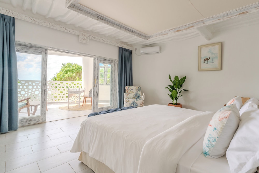 TOWER SUITE