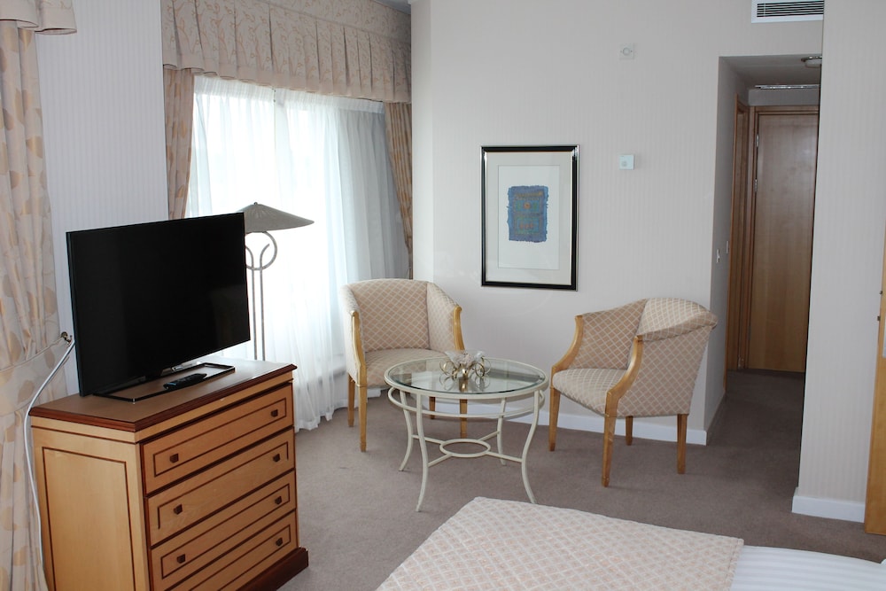 The Golden Jubilee Hotel 28/50